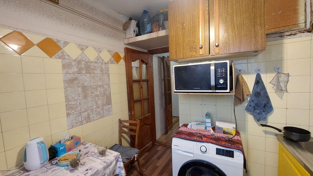 Продам 2-кімнатну квартиру. Вул.Стависька,33.