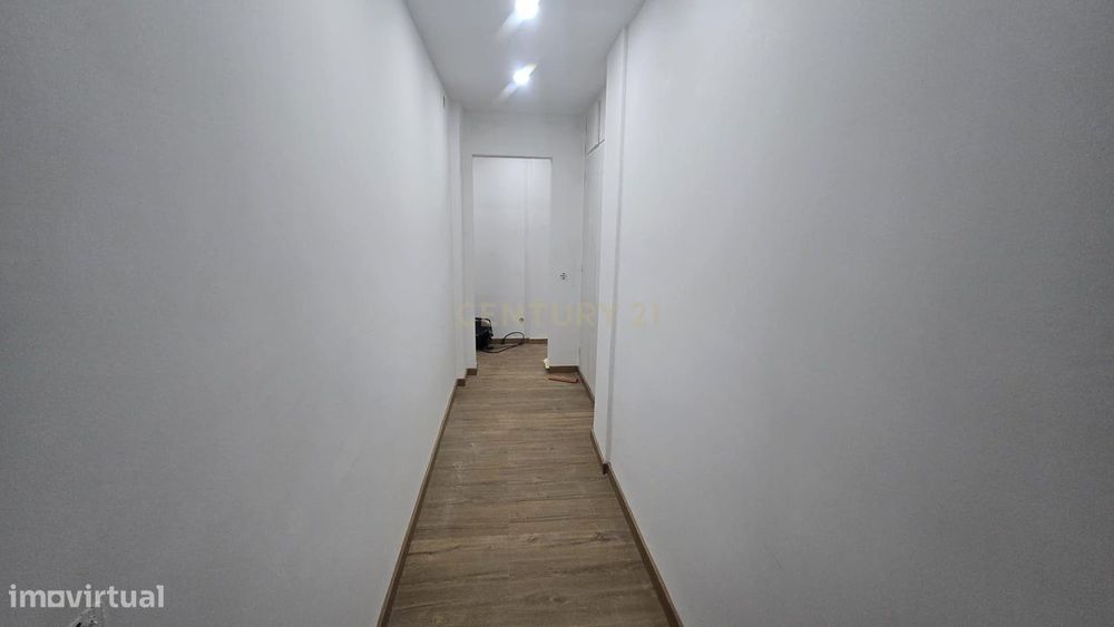 Apartamento T4 para Arrendamento – Bairro do Liceu, Setúbal Totalmente