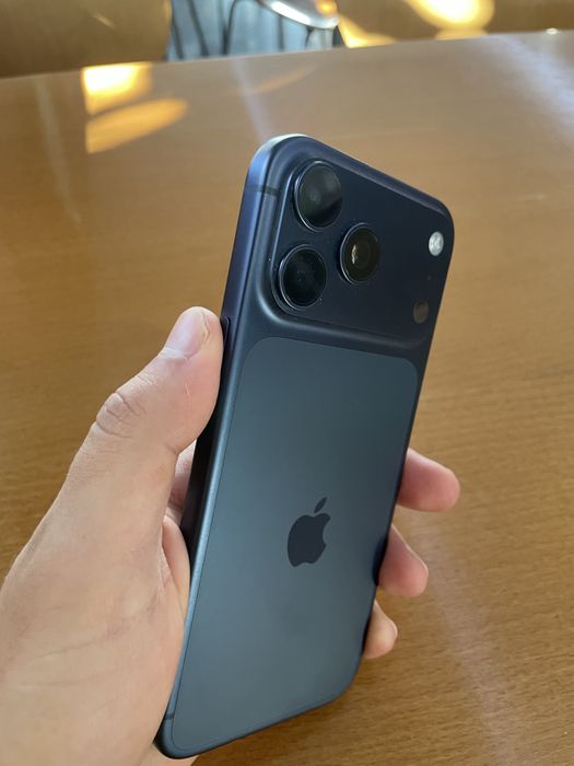 iPhone 17 Pro Max 512GB Azul escuro e Bracelete Loop Milanesa de 46 mm original