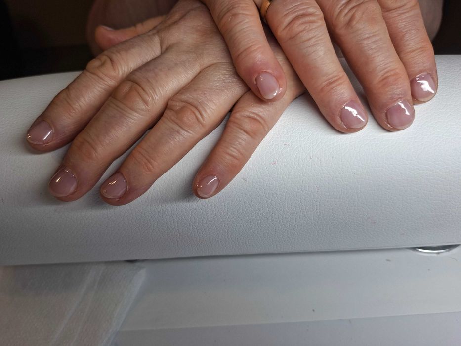 Manicure hybrydowy