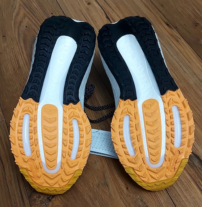 Buty Adidas model Ultraboost Light Cold.RDY rozmiar 40