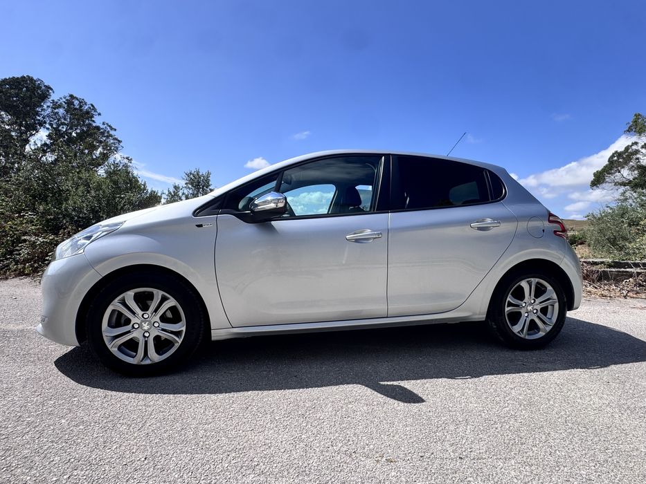 PEUGEOT 208 1.2 ALLURE NACIONAL Otimo estado foto 3