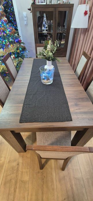 Stół rozladany i 6 krzesel