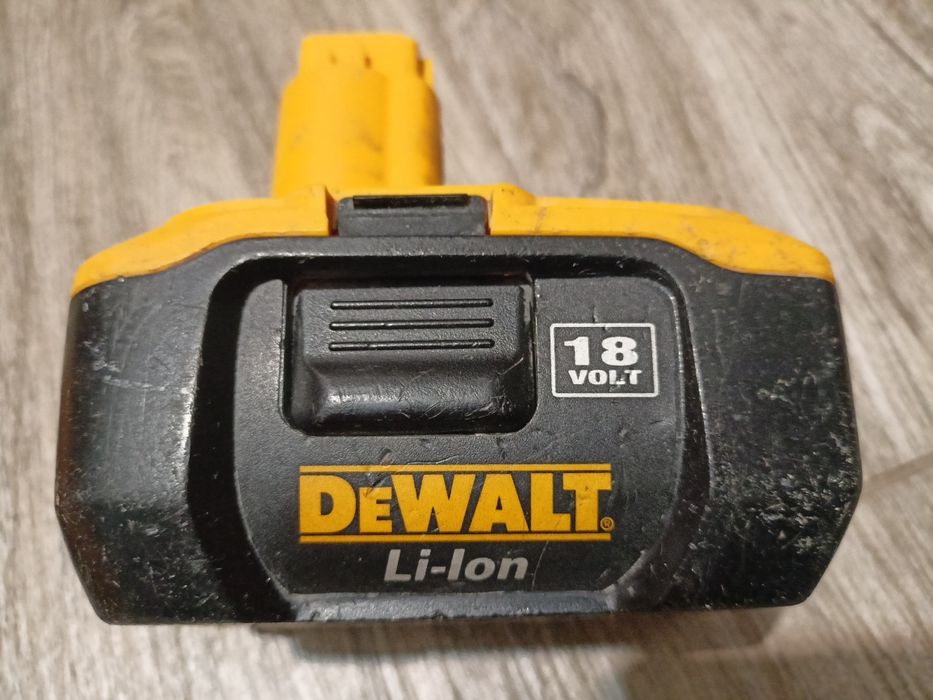 odkurzacz DeWalt DC515 bateria Lion ładowarka