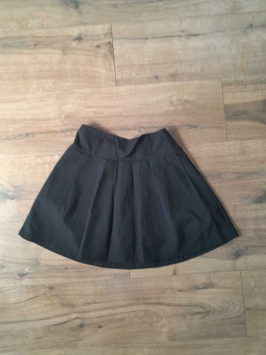 Spódnica dziewczęca czarna, regulowana w pasie rozmiar 126cm/ 7-8 lat