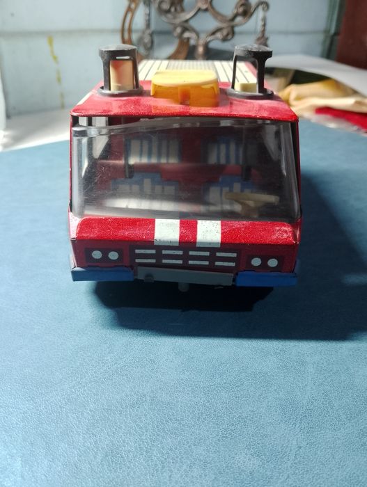 Іграшкова машинка "Рятувальна"