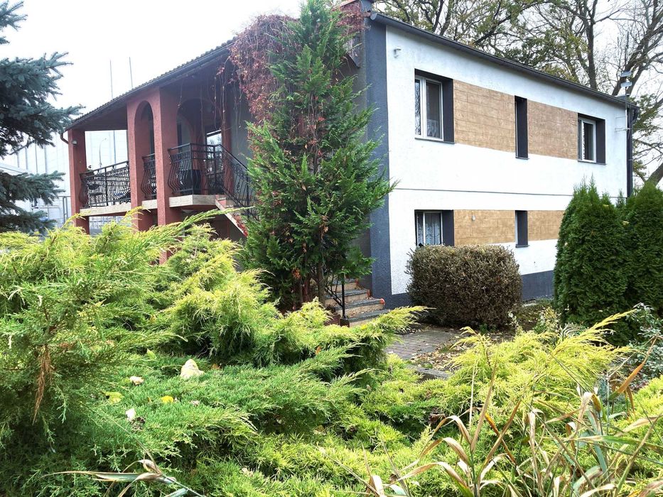 Noclegi u Iwony   (atrakcyjne tanie noclegi służbowe i turystyczne ]