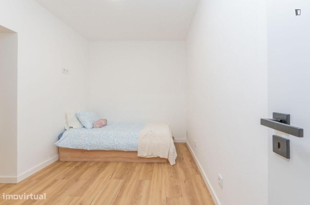Quarto - localizado em Anjos Lisbon