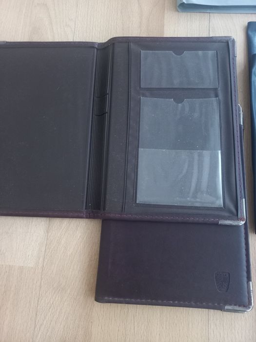 Carteiras de automóveis de várias marcas