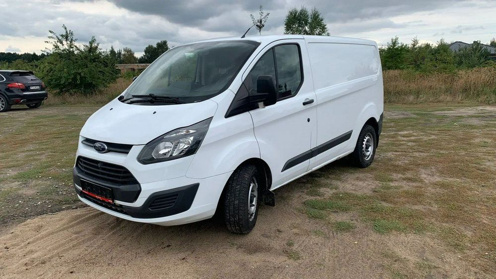 Ford Transit Custom  2,2Tdci 100KM L1H1 Hak 6pk Bezwypadkowy