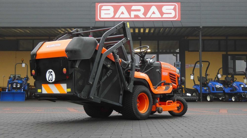 Traktorek kosiarka KUBOTA G26 Wysoki Wysyp (201001.3) Baras