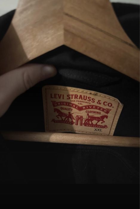 casaco Levis homem  XXL, preto em bom estado, preço fixo ou troco por