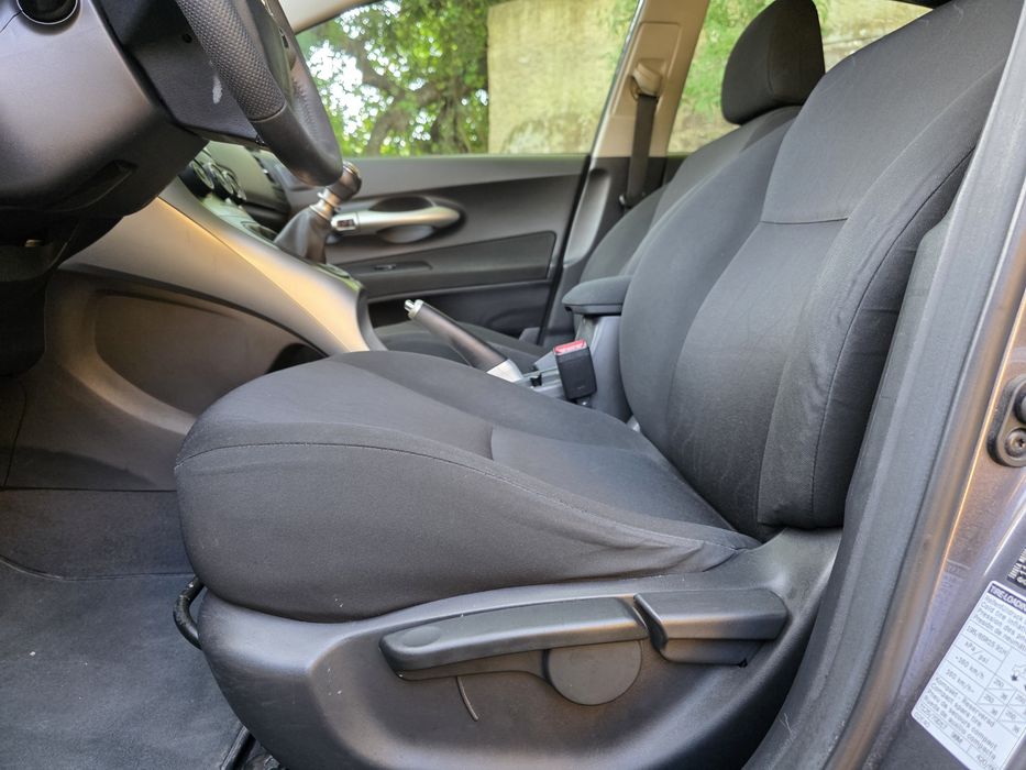 Toyota Auris 1.4 D-4D Com 88.719kms