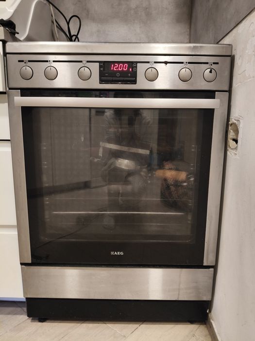 Fogão AEG com placa vitrocerâmica + forno elétrico