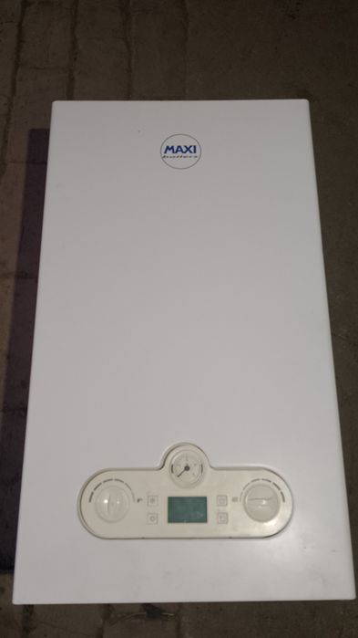 Продам двух контурний газовий котел Maxi Boilers ECO 18 SE по запчаст.
