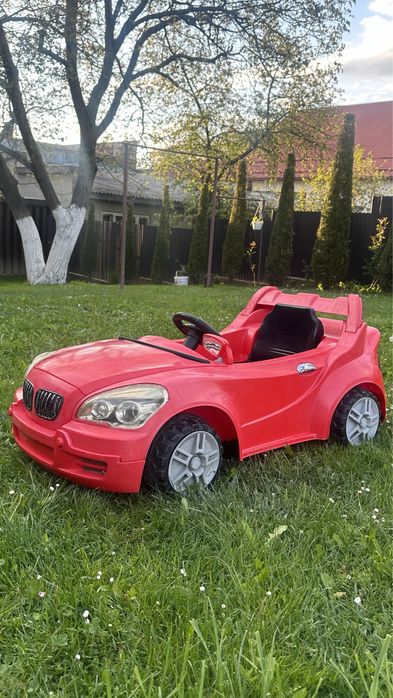 Машинка дитяча на акумуляторові