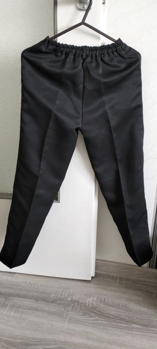 Spodnie chlopiece na kant 8-9 lat