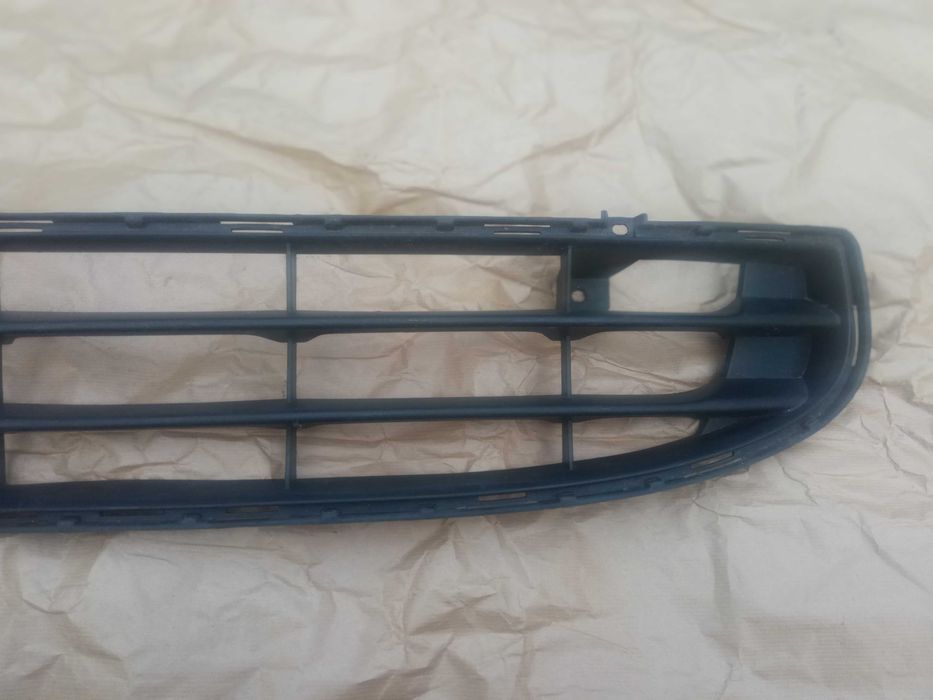 Mitsubishi Space Strar 2 II Kratka Zderzaka Środkowa Oryginał 2014