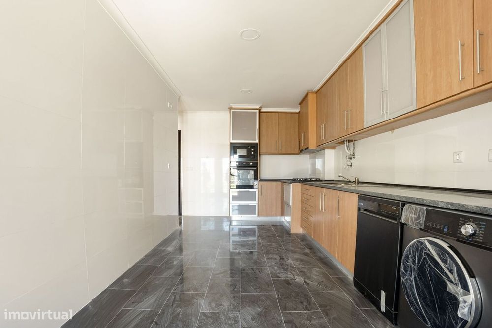 Apartamento T4 com jardim, Paço de Arcos, Oeiras