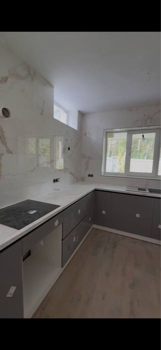 Гарний будинок з ремонтом в Бучі. Поряд Центральний парк.