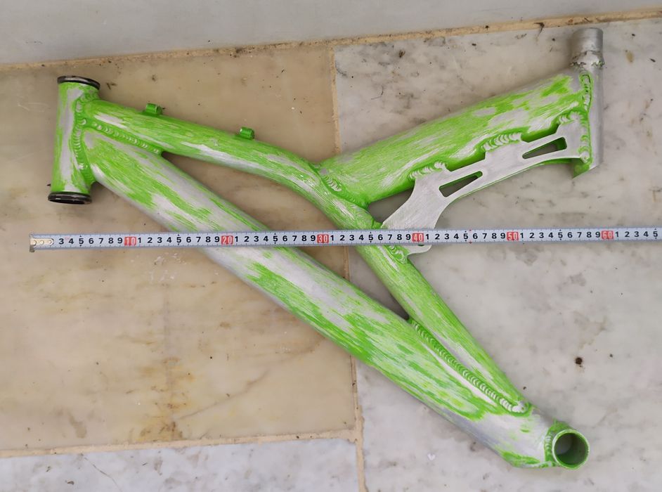 Велосипедна алюмінієва рама з  вилкою