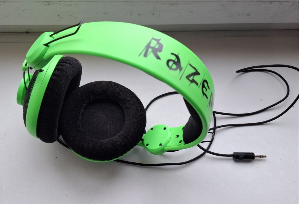 Навушники Razer Kraken Green
Оригінал, в доброму стані. Є тріщи