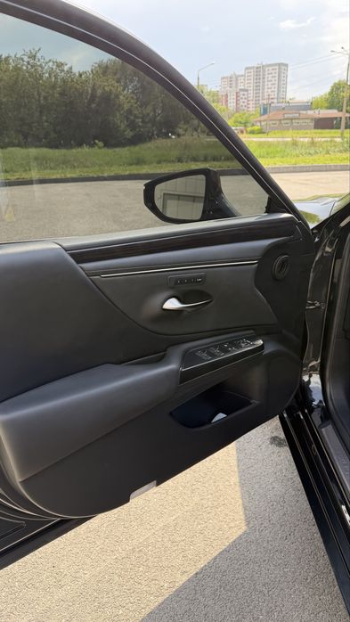 Lexus es 300h 2021