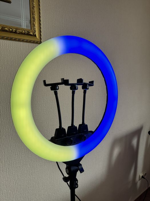 Кільцева лампа 10000 режимів три штативи, максимальна висота 240см