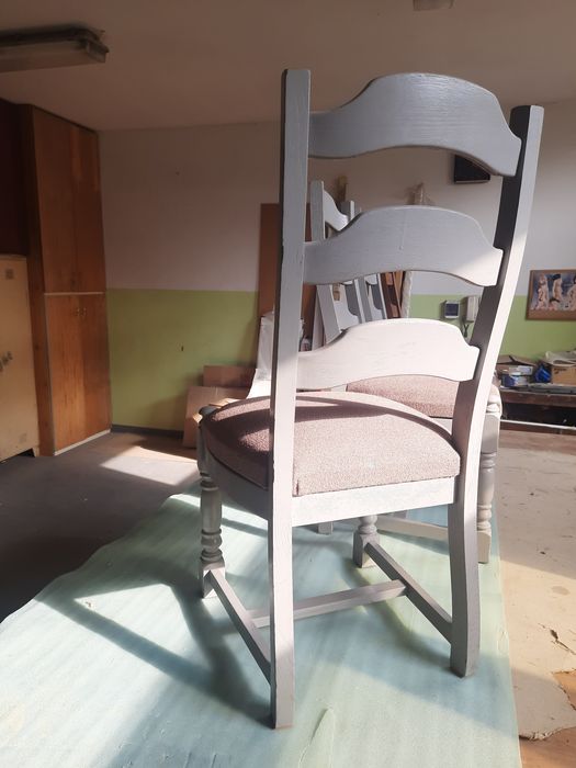 Sprzedam używane,solidne dębowe 3 krzesła