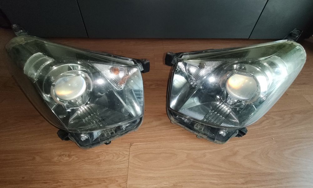 Óticas usadas de Toyota IQ de 2009.