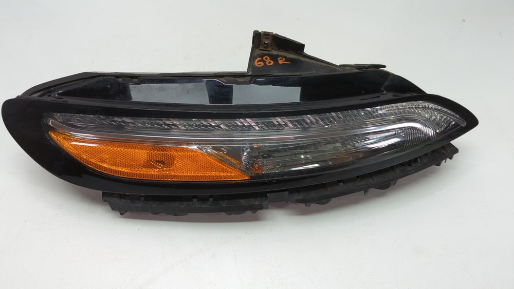 Поворотник (ДХО) передня (права) для Jeep Cherokee 2014-2018