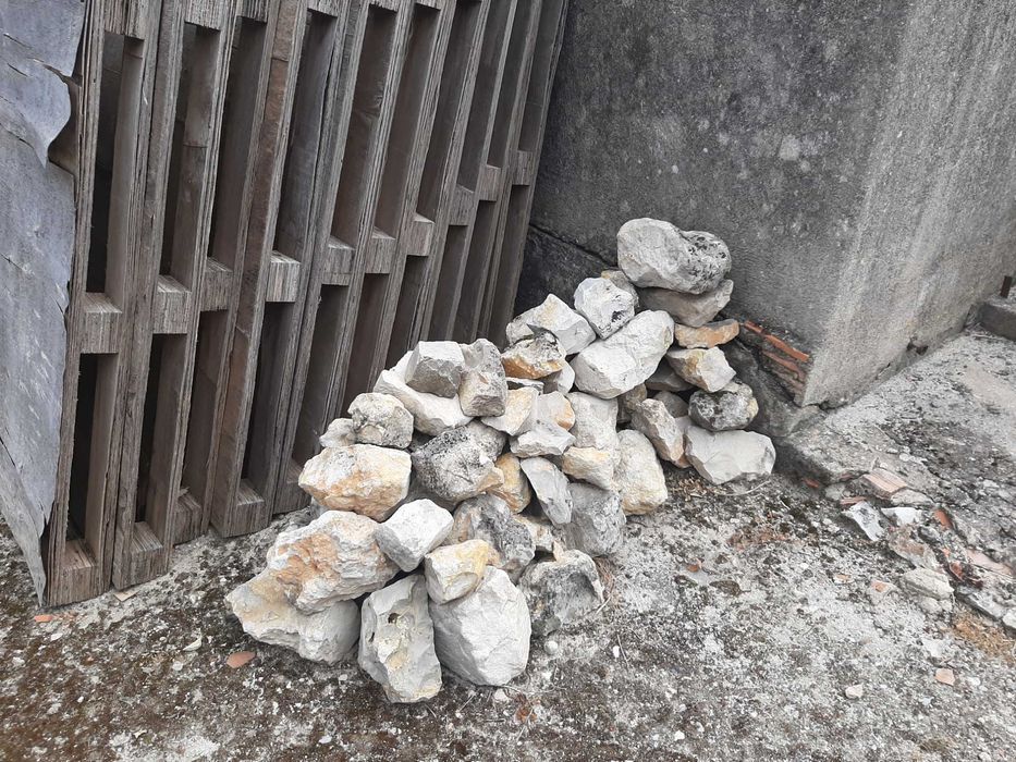 Pedras  para jardim conforme fotos!!