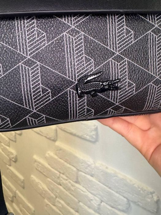 сумки від Lacoste мессенджер monogram чоловічка сумка через плече