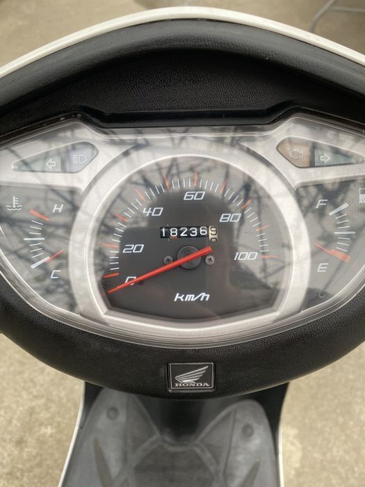 Скутер Honda lead 110