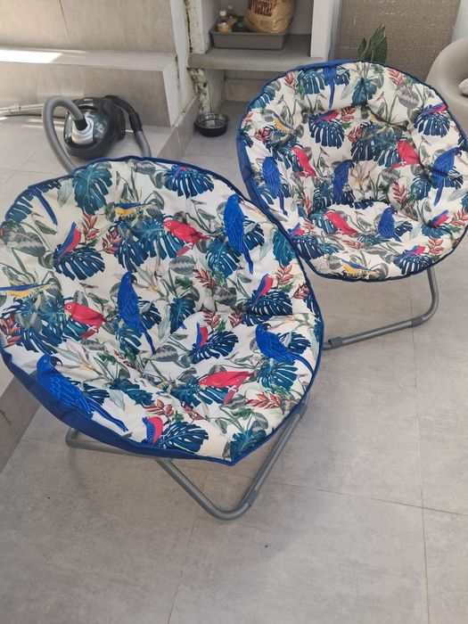 Mesa de jardim + 2 cadeiras de jardim