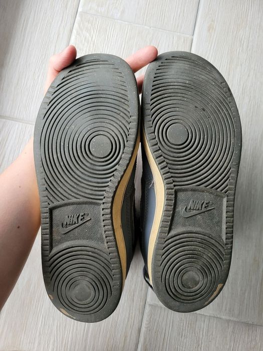Szare buty sneakersy męskie na wiązanie Nike Priority Mid Winter 40