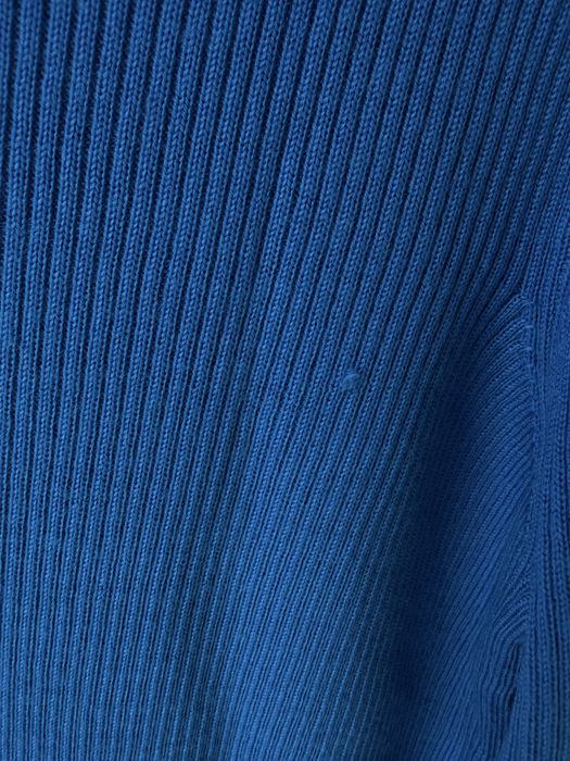 Niebieski prazkowany welniany sweter uniqlo