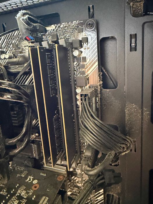 PC Gaming / Trabalho – AMD Ryzen 5 3600 | RX 6600 8GB | 48GB RAM | Windows 11 Pro