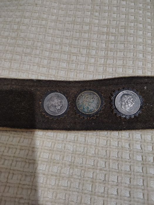 Два вінтажних етнічних пасеа з, монетами