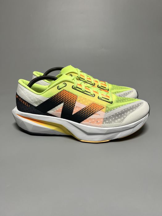 Бігові кросівки New Balance Fuel Cell Rebel V4 Wide Оригінал MFCXLL4