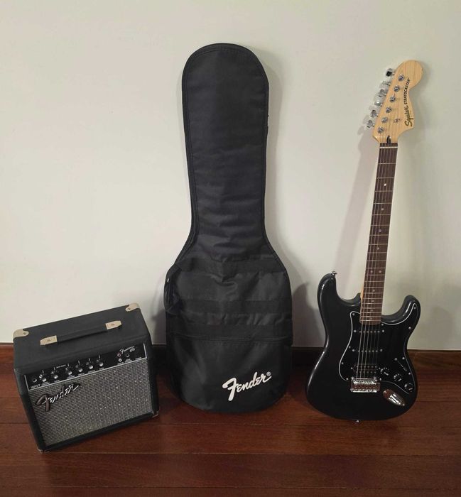 Pack Guitarra Stratocaster HSS LRL CFM Squier -Charcoal Frost Metallic