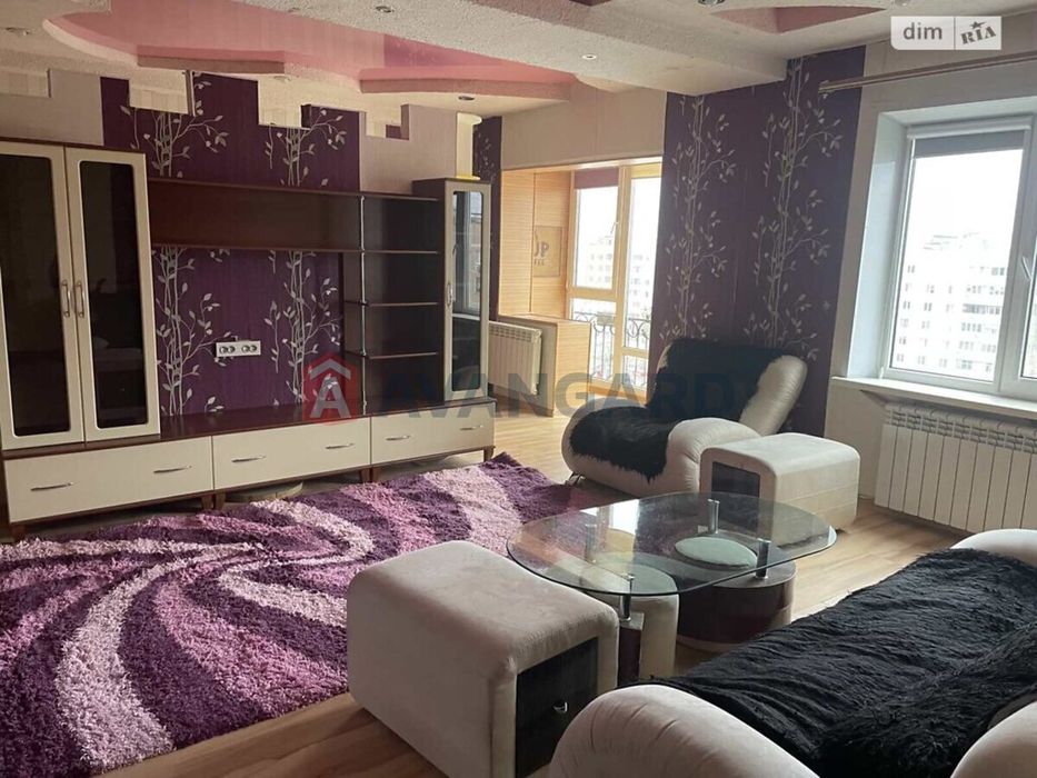 Продам 3шку В центрі Пісків! Ваучер ТАК!