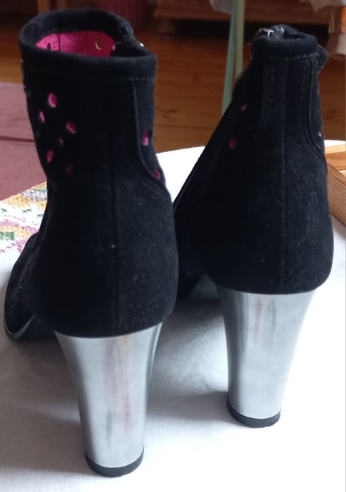 Czarne Botki KARINO 1523/126-P. Na obcasie Skóra naturalna stan bdb.