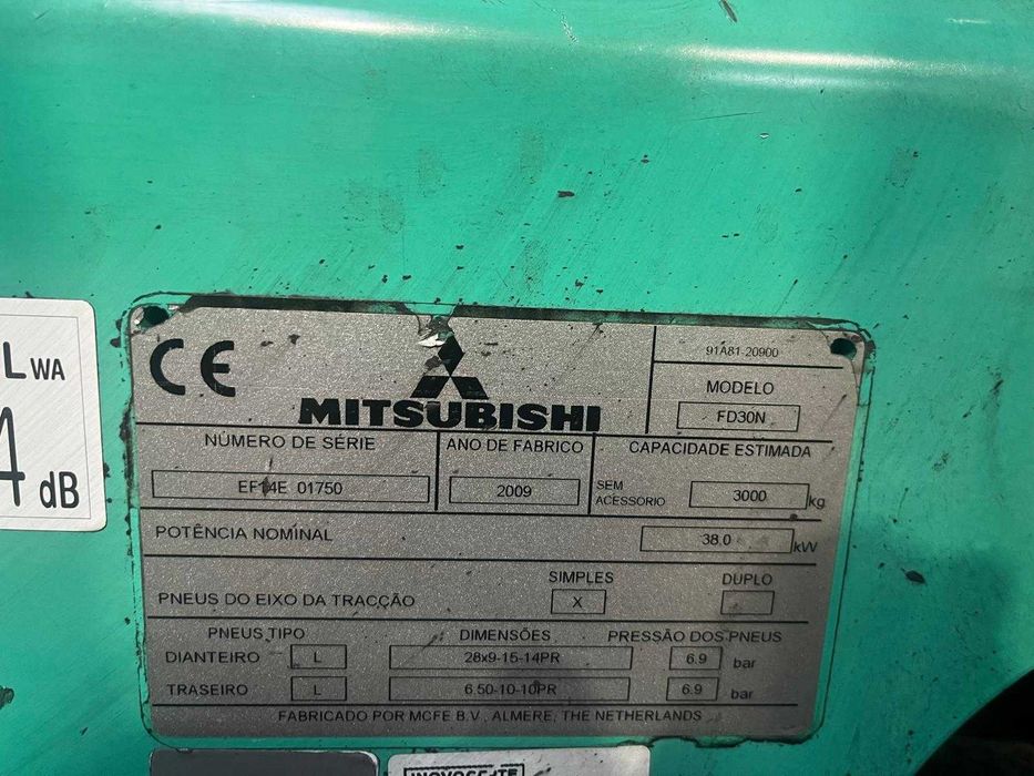 Empilhador_Mitsubishi_FD30N