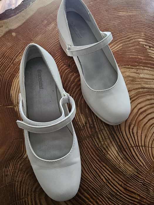 Buty do I Komunii dla dziewczynki