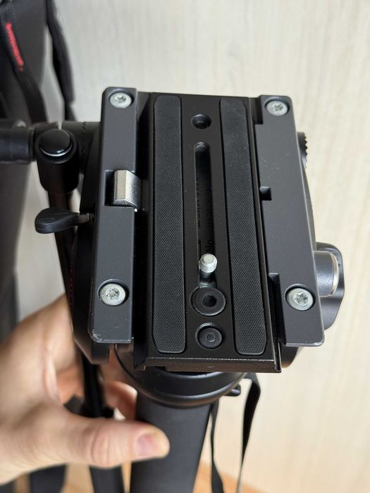 Професійний монопод Manfrotto MVM500A з фірмовим ущільненим чохлом Manfrotto MBAG80PN