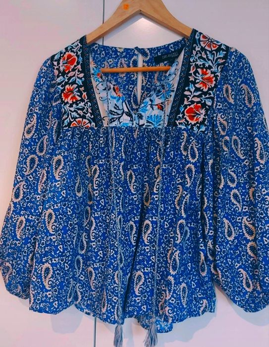 Bluzka o pięknym wzorze