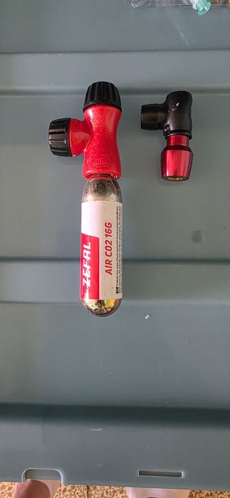 Adaptador para garrafas co2