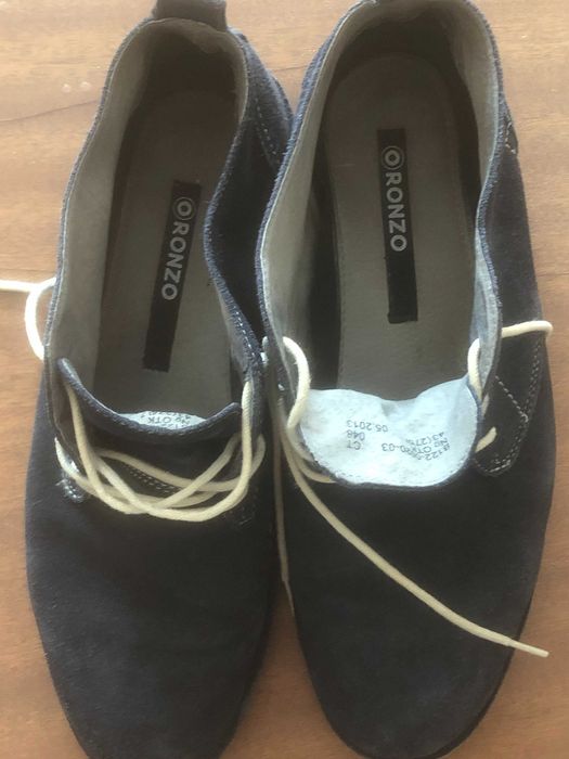 Продам замшеві ботинки