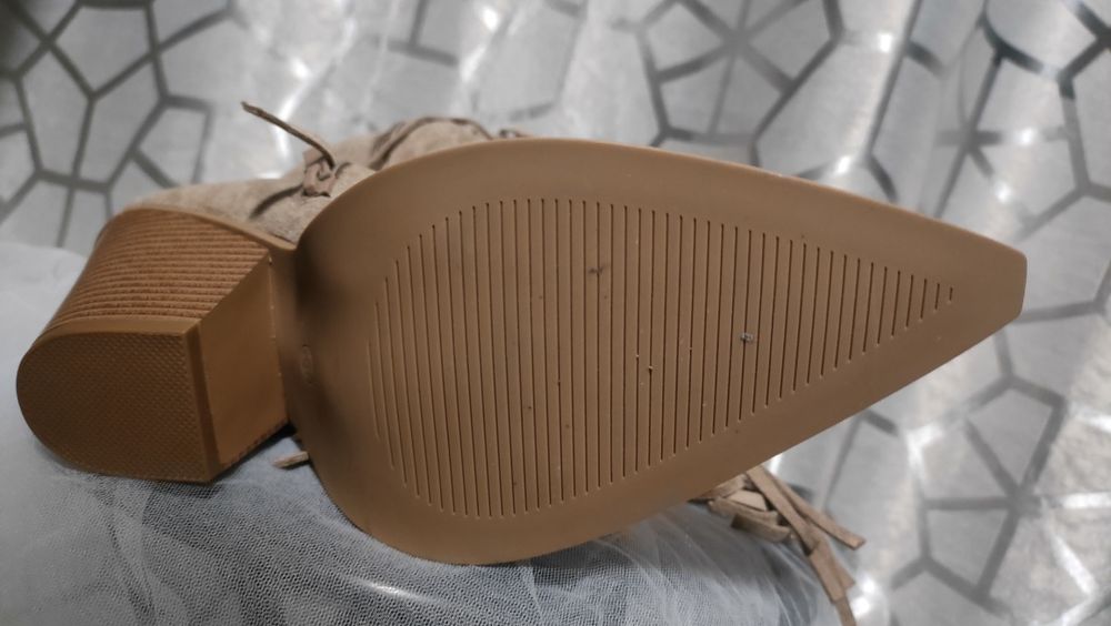 Piękne kowbojki rozmiar 39